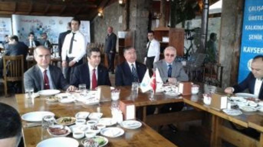 Bakan Yılmaz, Kto&rsquo;nun Konuğu Oldu