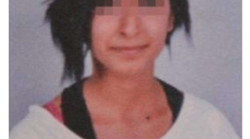 &Ccedil;orum'da Liseli Kız İntihar Etti