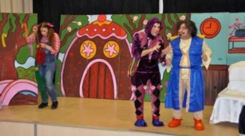 Kartepe'de &Ccedil;ocuk Tiyatroları İlgi G&ouml;r&uuml;yor