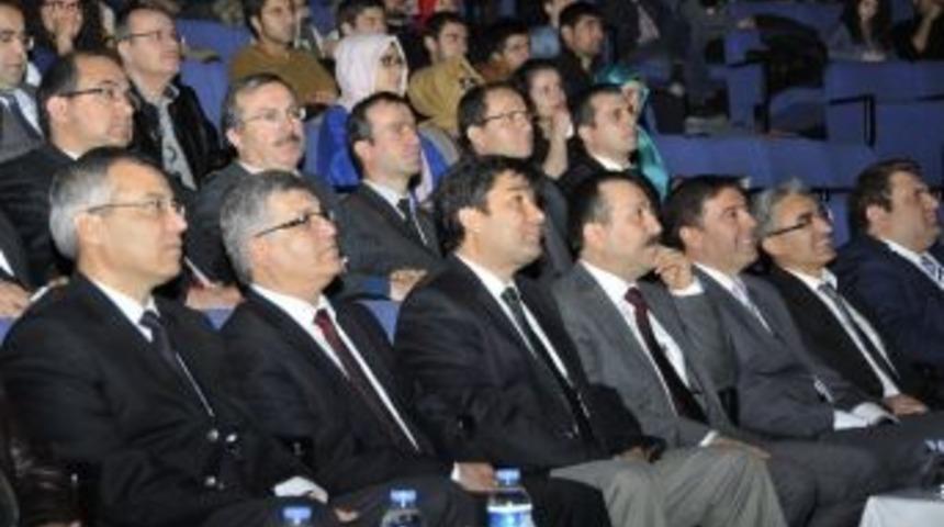 Yurti&ccedil;i Ve Yurtdışı Eğitim Programları Sel&ccedil;uk&rsquo;ta Tanıtıldı