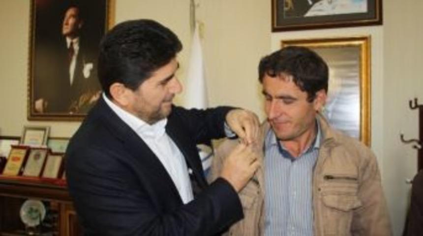 Chp&rsquo;li Meclis &Uuml;yesi Ak Parti&rsquo;ye Ge&ccedil;ti