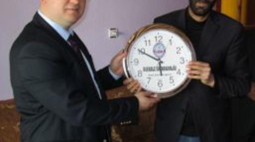 Başkale Kaymakamlığından Muhta&ccedil; Ailelere Yardım