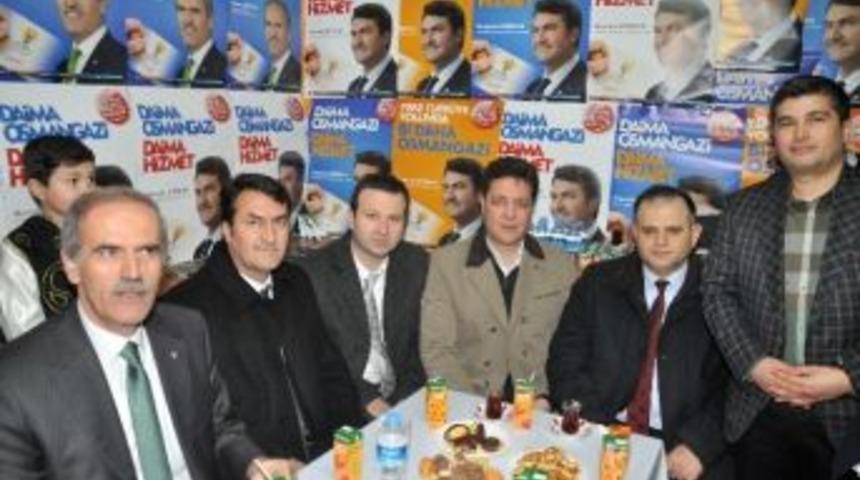 D&uuml;ndar, Hamzabey Se&ccedil;im İrtibat B&uuml;rosunu Meşalelerle A&ccedil;tı