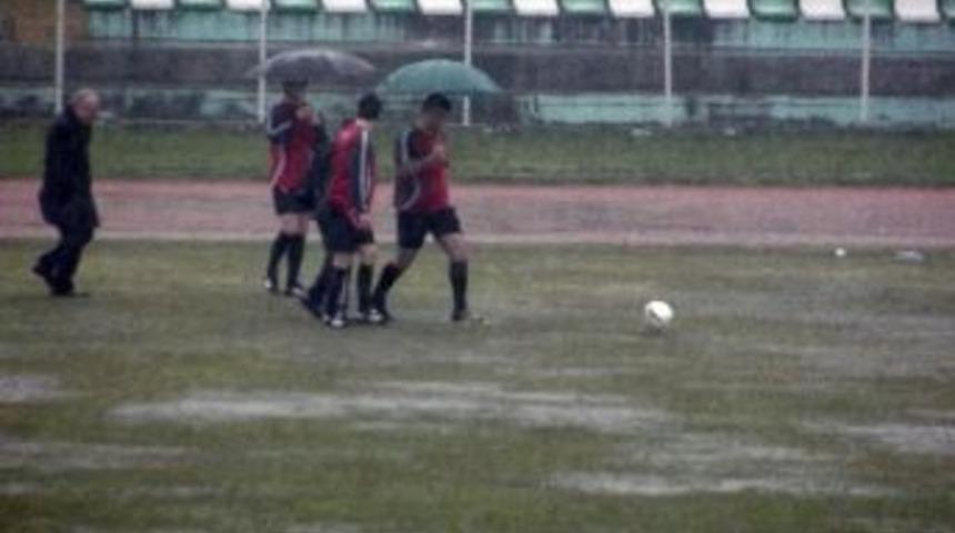 Muğlaspor Ma&ccedil;ına Yağmur Engeli