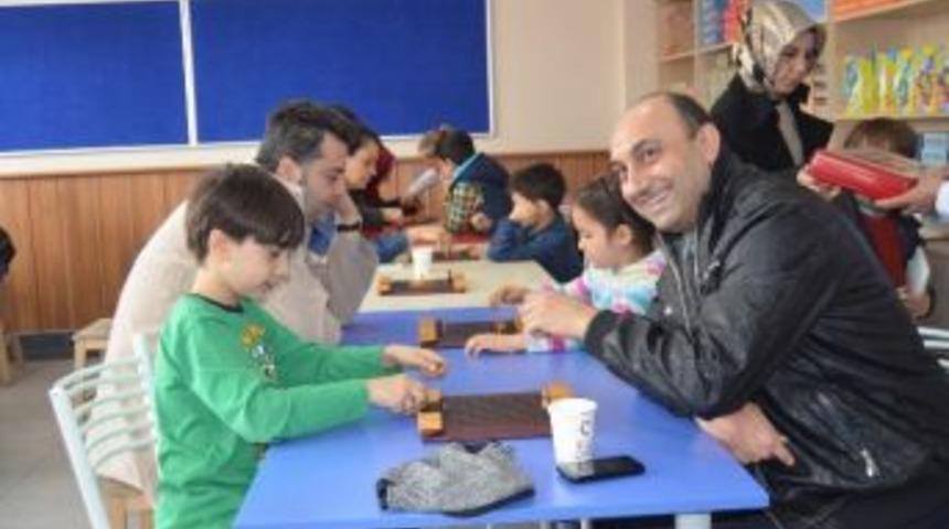 Şehzade İlkokulu'nda &Ouml;ğrenciler Velilerle Yarıştı