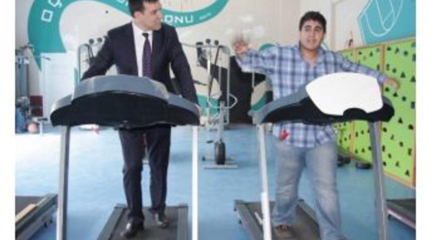 Dr. Mustafa Esgin, Engelli &Ouml;ğrencilerle Koştu
