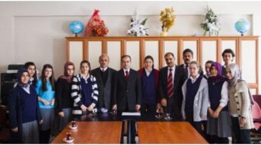 Ahlatlı &Ouml;ğrencilerin Proje Başarısı