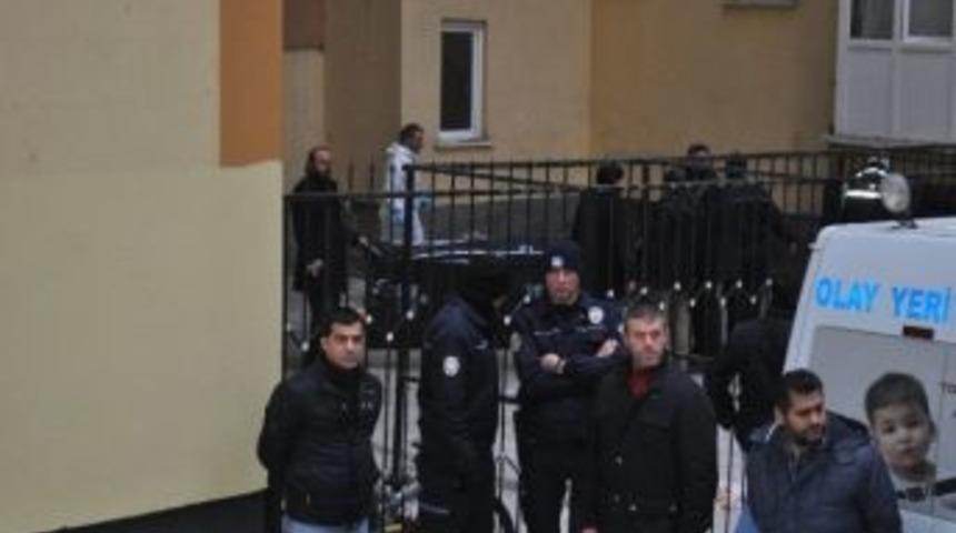 Eşi Ve 4 &Ccedil;ocuğunu &Ouml;ld&uuml;ren Baba İntihar Etti