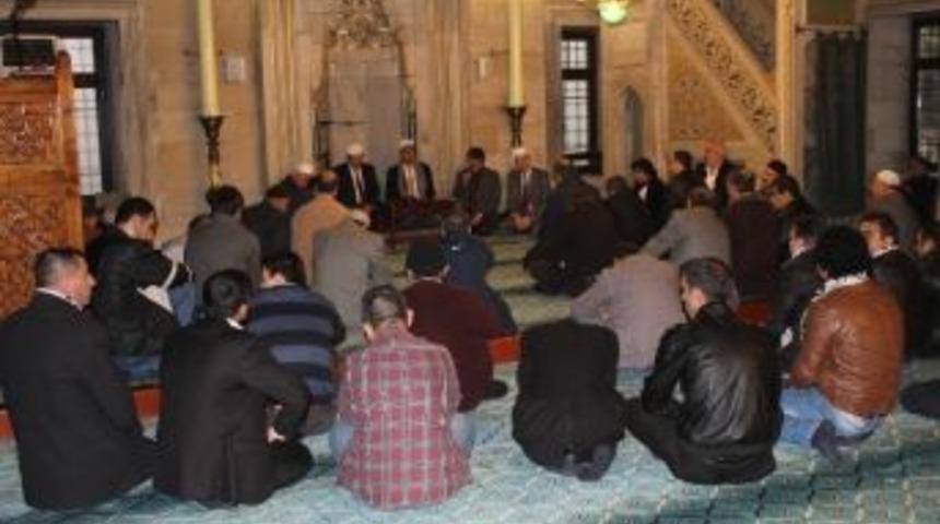 M&uuml;sl&uuml;m G&uuml;rses İ&ccedil;in Şişli Camii&rsquo;nde Mevlit Okutuldu