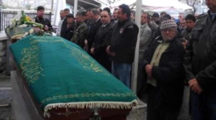 Urla'da Şofbenden Zehirlenen Kız Toprağa Verildi