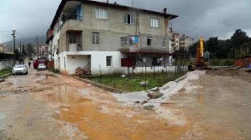 Milas'ta Yağış Su Baskınlarına Neden Oldu