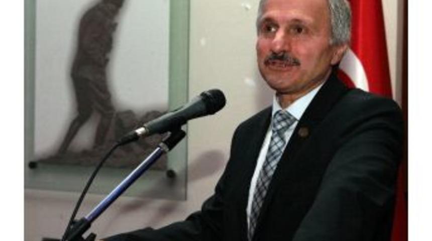 Tdk Başkanı Ka&ccedil;alin A.&uuml;.&rsquo;nde &lsquo;d&uuml;nya Dili T&uuml;rk&ccedil;e&rsquo; Konulu Bir Konferans Verdi