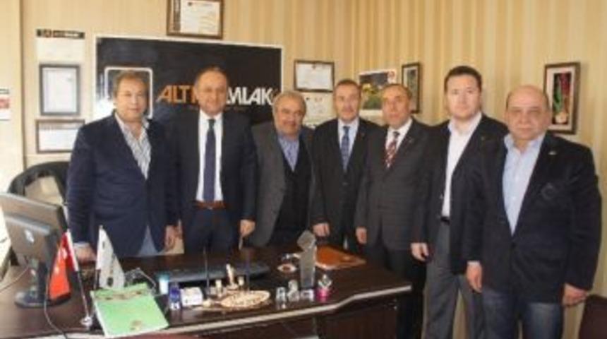 Babaş, Tiyatro Sanat&ccedil;ısı İlyas İlbey İle G&ouml;r&uuml;şt&uuml;