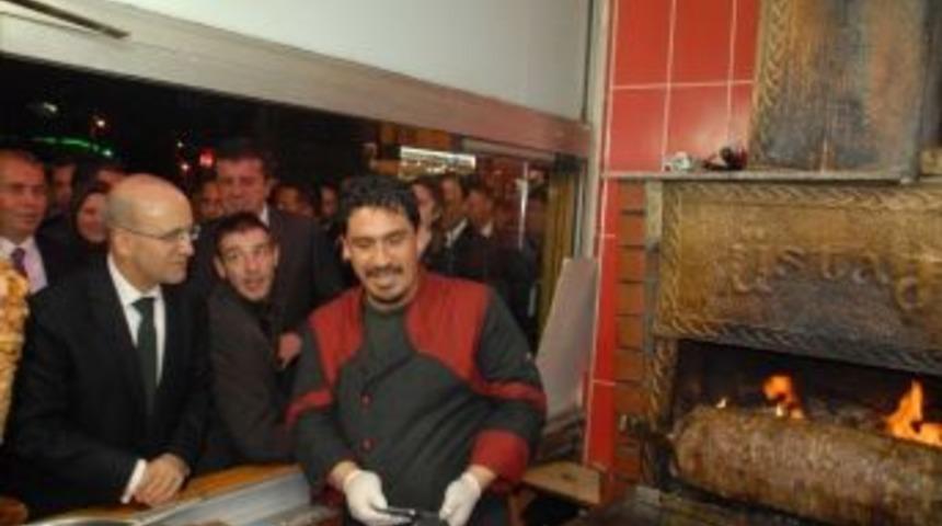 Maliye Ve Ekonomi Bakanları Esnafı Ziyaret Etti