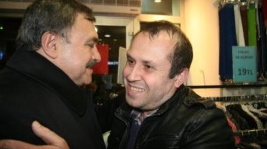 Bakan Eroğlu&rsquo;nun Vatandaşlarla Sohbeti G&uuml;ld&uuml;rd&uuml;