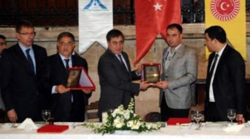 Vali K&uuml;&ccedil;&uuml;k Meclis &Uuml;yeleriyle Bir Araya Geldi