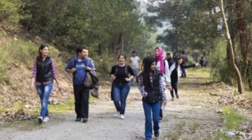 Kula Doğa Y&uuml;r&uuml;y&uuml;şleri Ve Gezi Kul&uuml;b&uuml; Kemalpaşa Nazark&ouml;y'de
