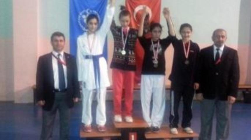Yenişehir Belediyesi Karate Kursu &Ouml;ğrencilerinden Bir Başarı Daha
