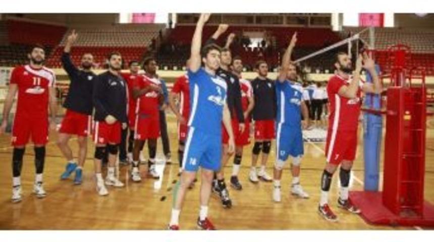 Şahinbey Belediye Voleybol Takımı Erzurum&rsquo;dan Mutlu D&ouml;nd&uuml;