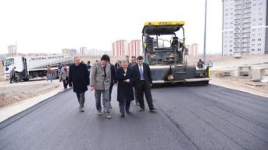 İldem C B&ouml;lgesinde 1 Cadde İle 6 Sokakta Asfalt &Ccedil;alışması