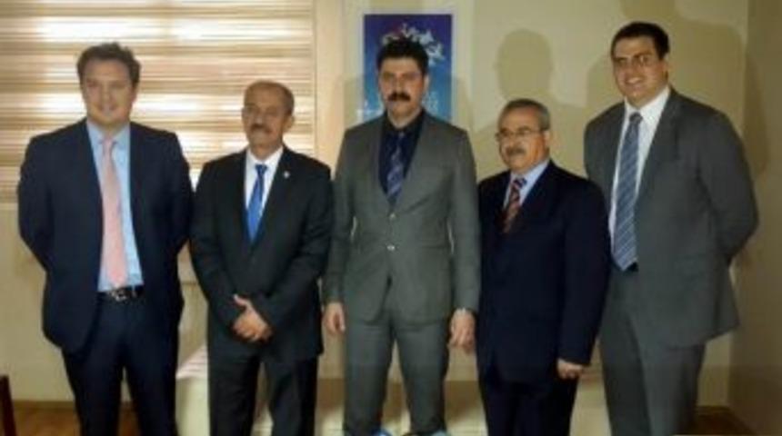 Abd Konsolos Heyeti Chp İl Başkanlığını Ziyaret Etti