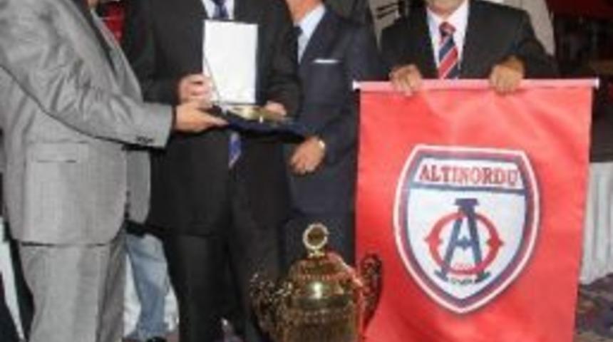 Tartan-altınordu Korosu: "yaşa Mustafa Kemal Paşa Yaşa"