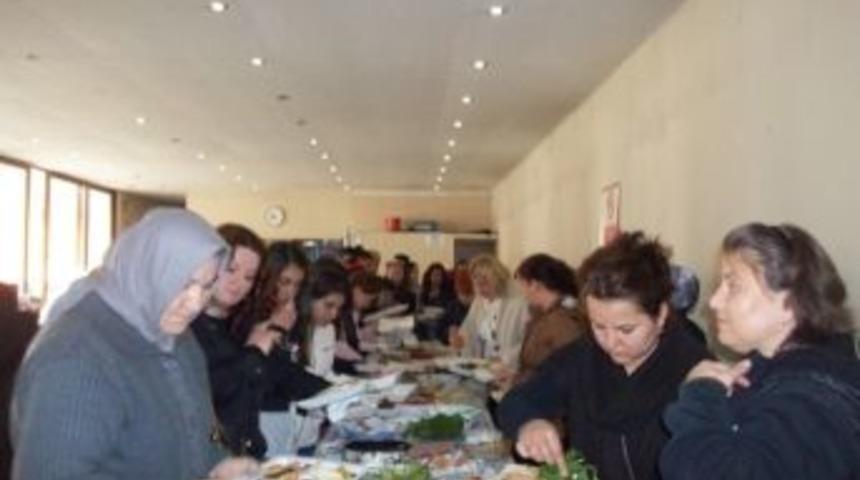 G&ouml;k&ccedil;ebey Ortaokulu'ndan Dayanışma Kahvaltısı