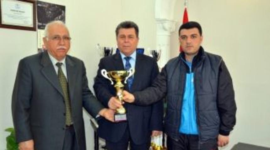 Aydın Erkekler Hentbolda Yarı Finale Y&uuml;kseldi