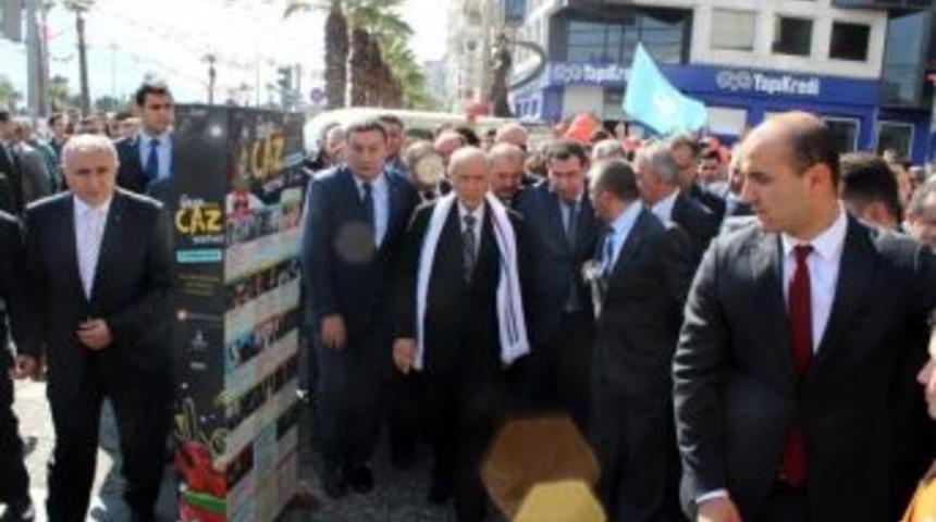 Mhp Genel Başkanı Bah&ccedil;eli Karşıyaka&rsquo;da