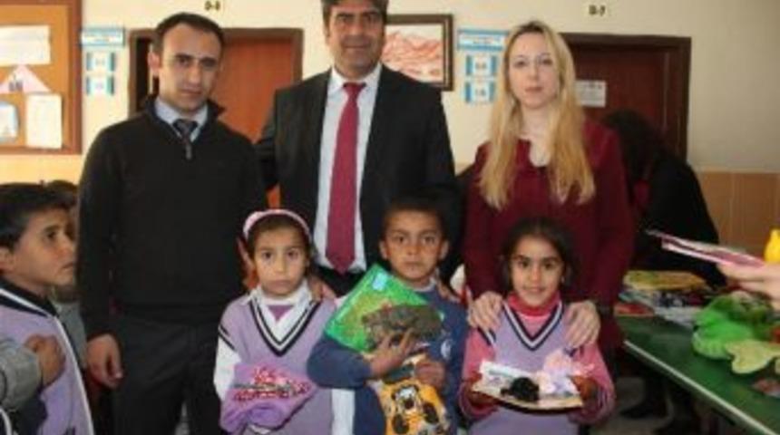 Ceylanpınar'da İlk&ouml;ğretim Okulu &Ouml;ğrencilerine Yardım