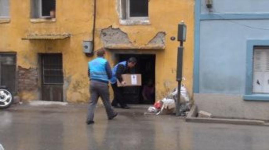 İzmir Umut Kapısı Yoksulları Unutmadı