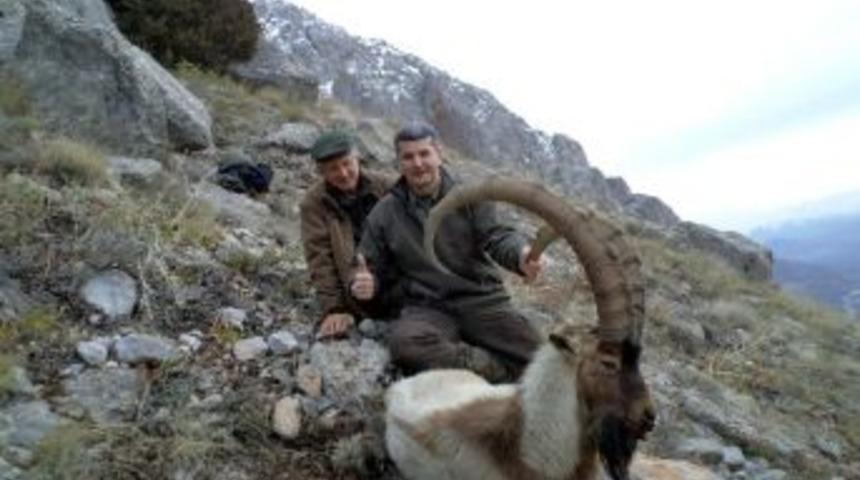 Yabancı Uyruklu Avcılar Niğde&rsquo;ye Akın Ediyor