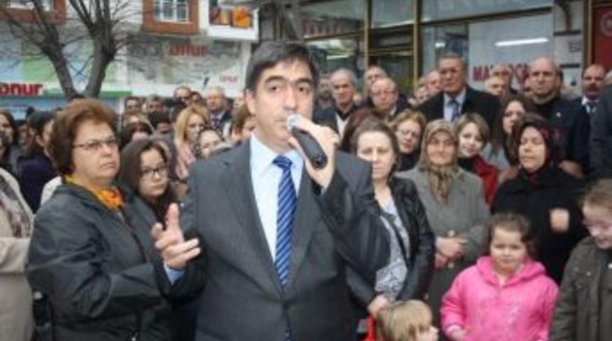 Demokrat Partili Vize Belediye Başkan Adayı Sel&ccedil;uk Yılmaz Se&ccedil;im B&uuml;rosunu A&ccedil;tı