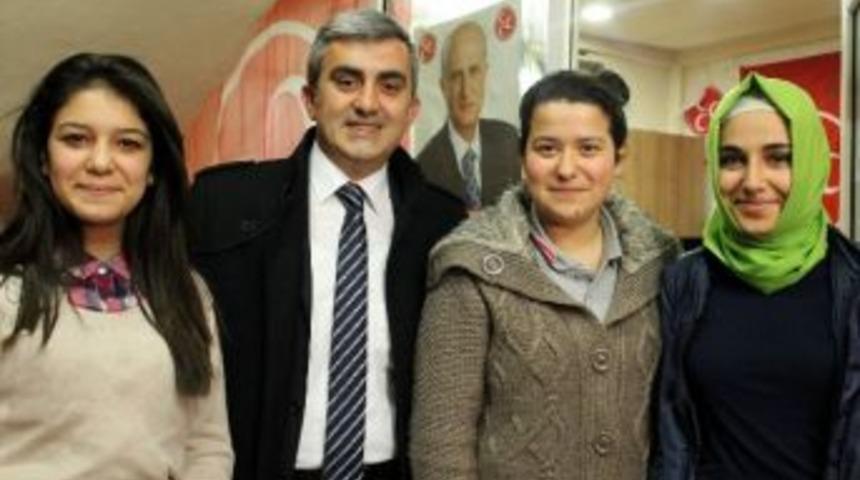 Mhp Giresun Belediye Başkan Adayı Dr. Orhan Erzurum Sokakları Geziyor