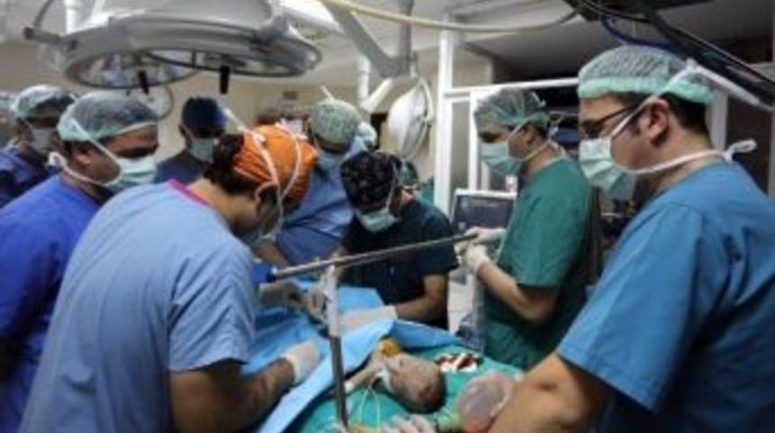 Yeni Doğan Bebeğe, Başarılı Kalp Ameliyatı