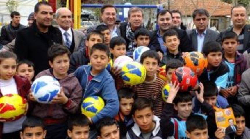 Tanju &Ccedil;olak'tan Bayraklı'da Sarı'ya Destek