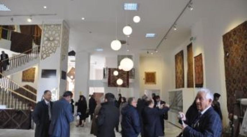 T&uuml;rk D&uuml;nyasından Katılımcılar M&uuml;zeyi Gezdi