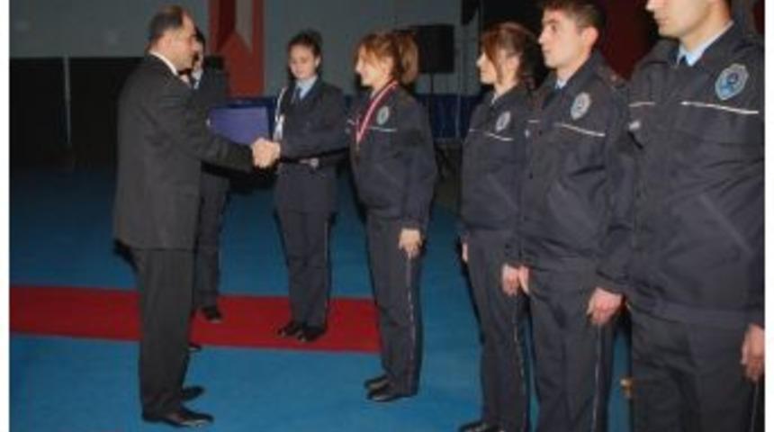 Bayan Polis Adayı Atışta Erkekleri Ge&ccedil;ti