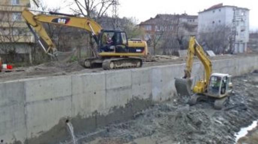 Taşkınlara Neden Olan Dereye Sette Yapılıyor