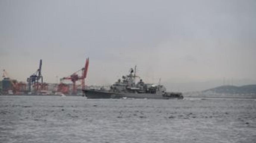Ukrayna Savaş Gemisi İstanbul Boğazı'ndan Geçti
