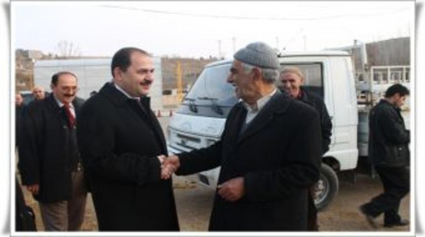 Haluk Arslan Hayvan Pazarını Ziyaret Etti