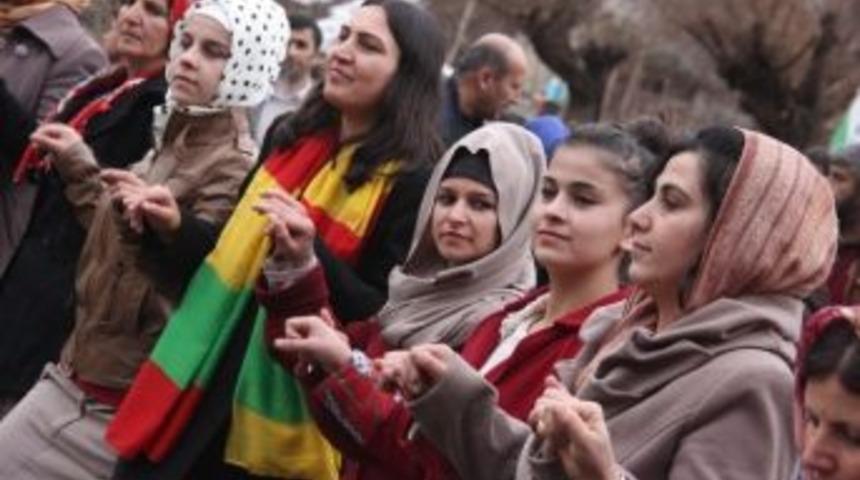 Cilo-sat Buzul Dağları Eteklerinde 8 Mart Kutlaması