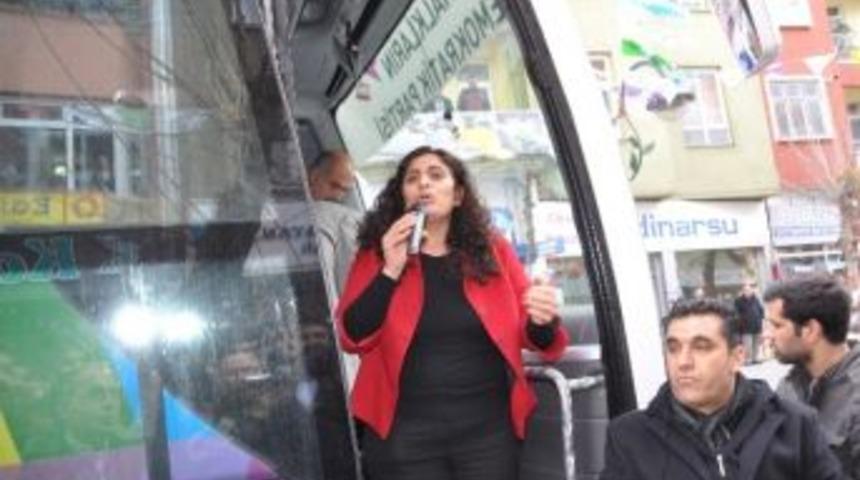 Aksaray&rsquo;da Hdp Se&ccedil;im Otob&uuml;s&uuml;ne Saldırı