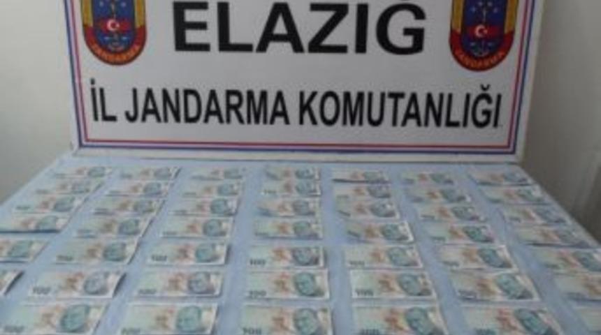 S&uuml;r&uuml;c&uuml;s&uuml;n&uuml;n &Uuml;zerinden 5 Bin 400 Lira Sahte Para &Ccedil;ıktı