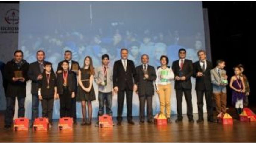 K&uuml;&ccedil;&uuml;k&ccedil;ekmece&rsquo;nin Yetenekleri &Ouml;d&uuml;llerine Kavuştu