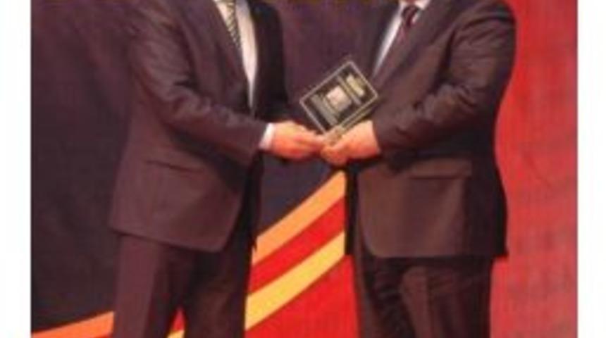 Haşim Şahin&rsquo;e &Uuml;st&uuml;n Hizmet Ve Başarı &Ouml;d&uuml;l&uuml;