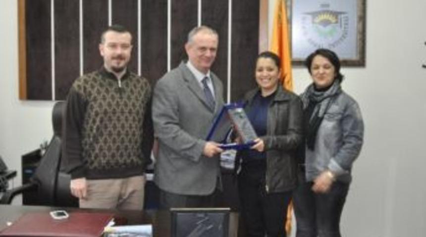 Emektar Akademisyenlere Plaketli Teşekk&uuml;r