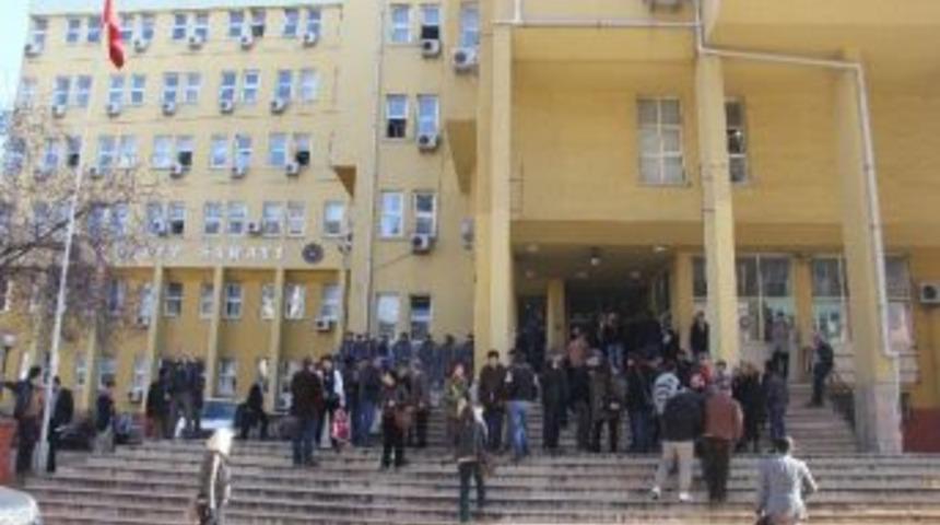 Gezi Olayları Davasında Adliye Girişinde Gerginlik
