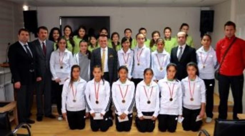 S&ouml;ke Kaymakamlığından S&ouml;ke&rsquo;nin Başarılı &Ouml;ğrencilerine &Ouml;d&uuml;l
