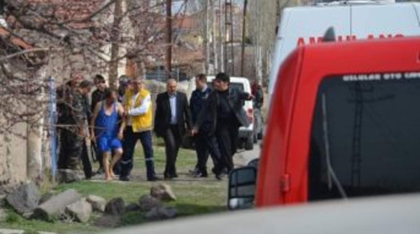 &Uuml;vey Oğlu Tarafından Rehin Alınan Babayı &Ouml;zel Harekat&ccedil;ılar Kurtardı